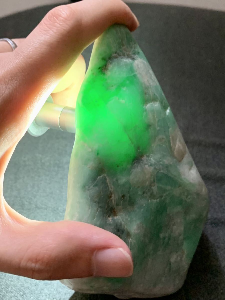 極上海石 海翡翠 糸魚川翡翠上質ろうかんひすい鉱物原石水石根付国産鉱