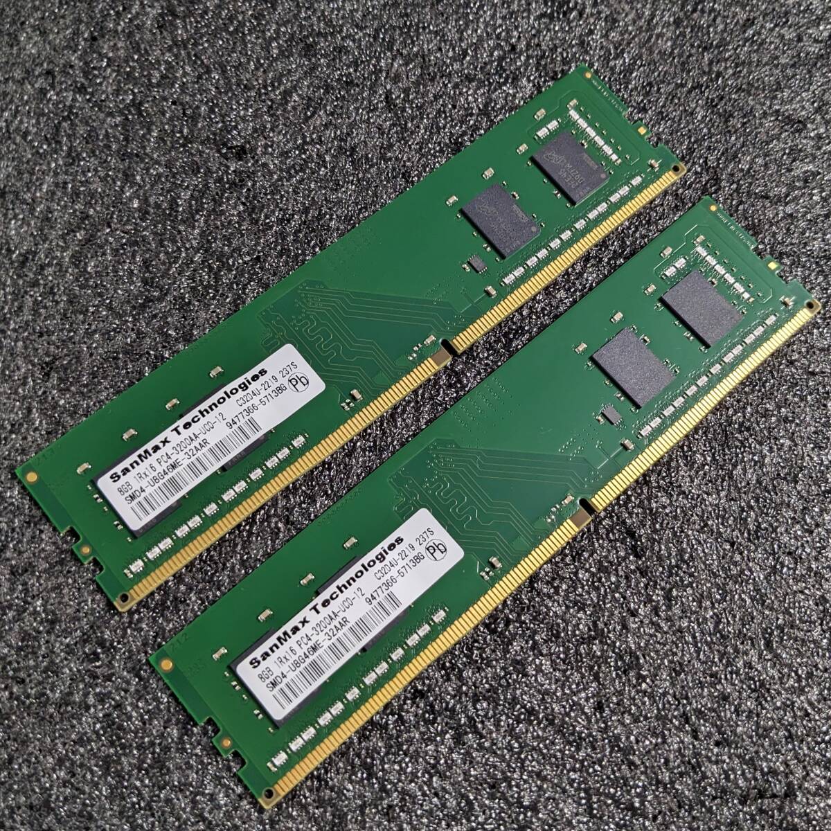 DDR4メモリ 16GB(8GB2枚組) SanMax SMD4-U8G46ME-32AAR(マイクロン