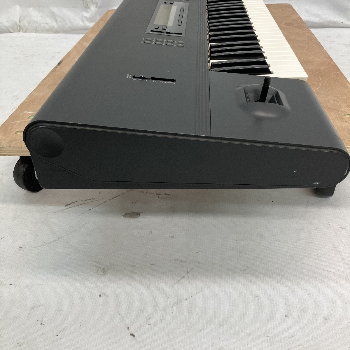 Yahoo!オークション - KORG M1 シンセサイザーキーボード 61鍵盤 コル