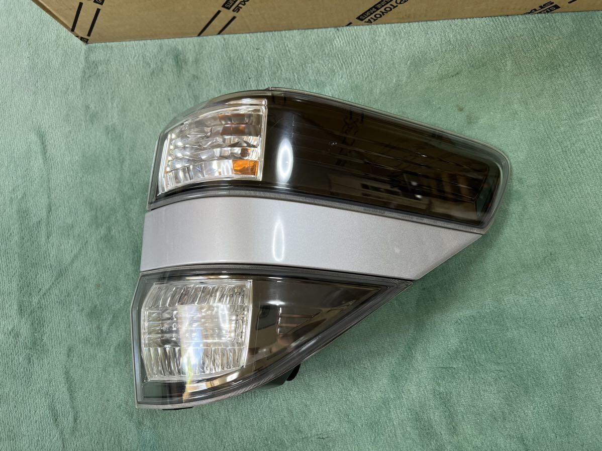 送料無料 特価 ヴェルファイア 20 前期 後期 純正 LED テールランプ 右