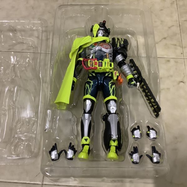 1円〜 未開封 S.H.Figuarts 仮面ライダーエグゼイド マイティ