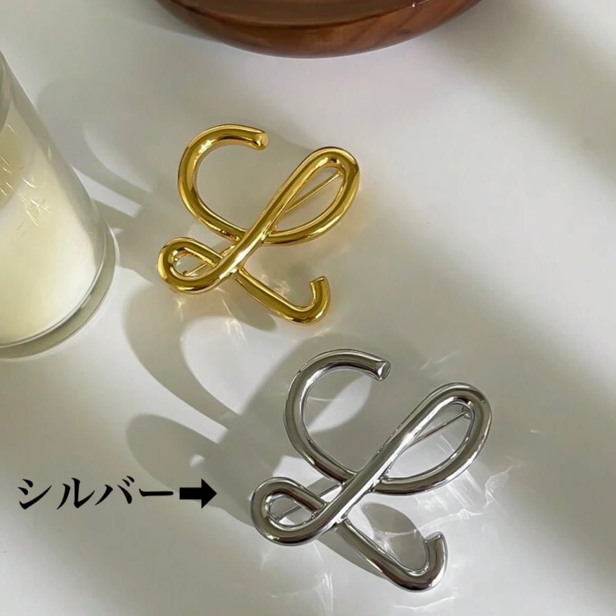 新品未使用】ブローチ シルバーカラー ロエベ LOEWE好きな方 Lロゴ