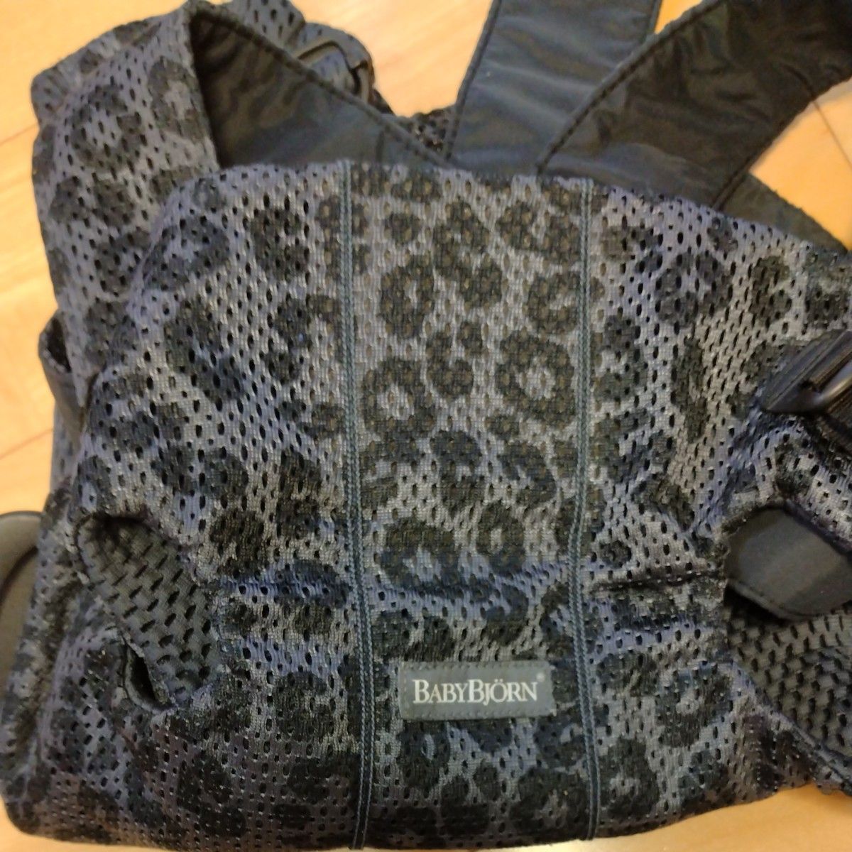 ベビービョルン 抱っこひも ベビーキャリア メッシュ Air アンスラ