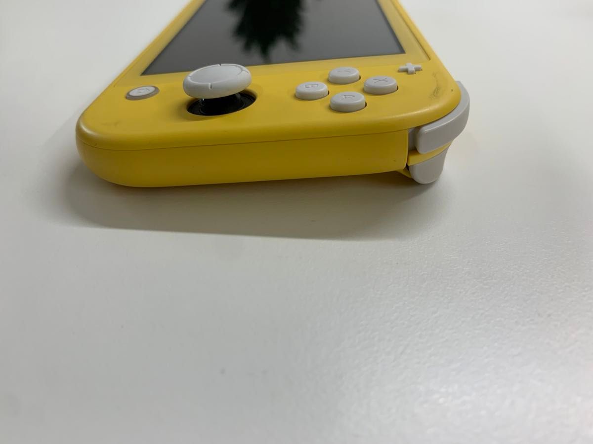 任天堂スイッチライト Nintendo Switch Lite イエロー 中古本体のみ