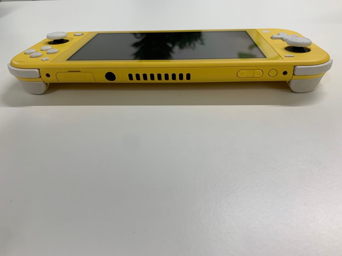 任天堂スイッチライト Nintendo Switch Lite イエロー 中古本体のみ