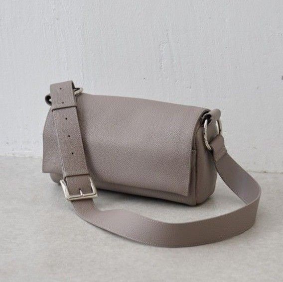 ウエストポーチ レザーリングボディバッグ ビアズリー｜Yahoo!フリマ