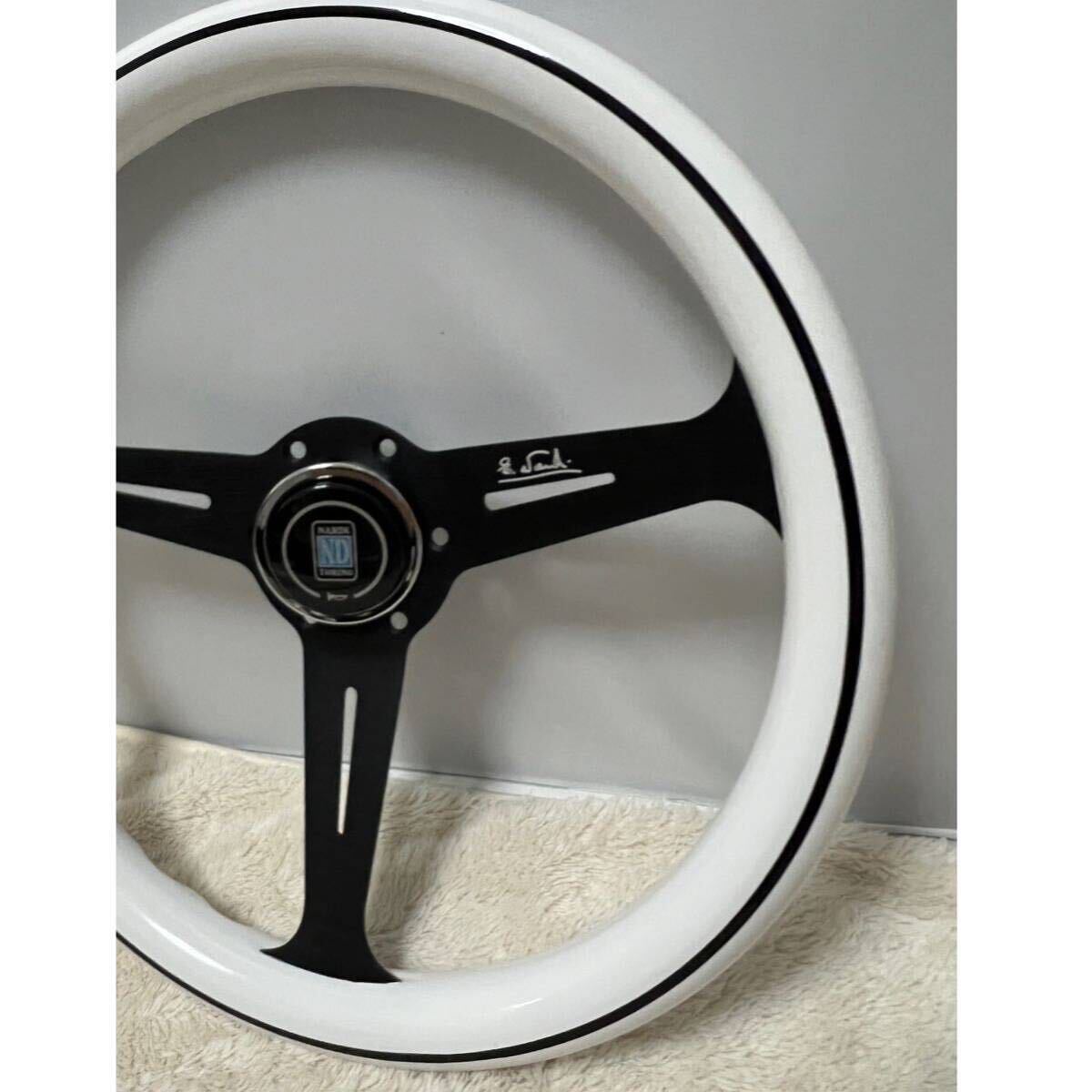 セール中 ナルディ ステアリング 社外 送料無料 白 ホワイト ブラック