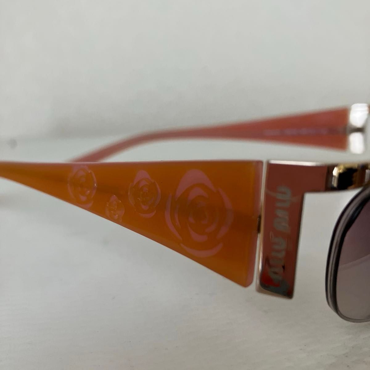 ミュウミュウ MIU MIUサングラス ローズモチーフ バラ模様 SMU62F 専用