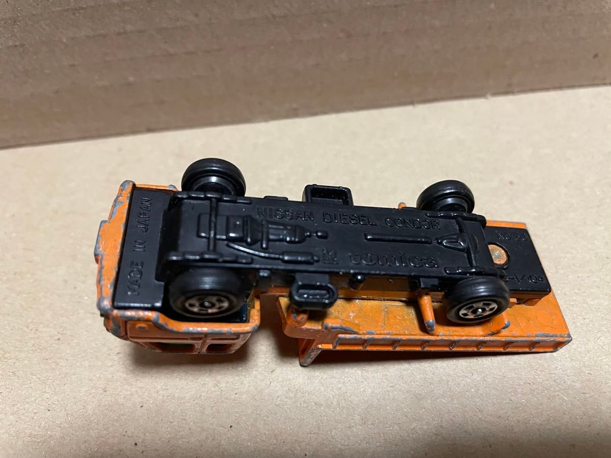 トミカ 80 日産ディーゼル コンドル カーゴ付きトラック 日本製 黒番