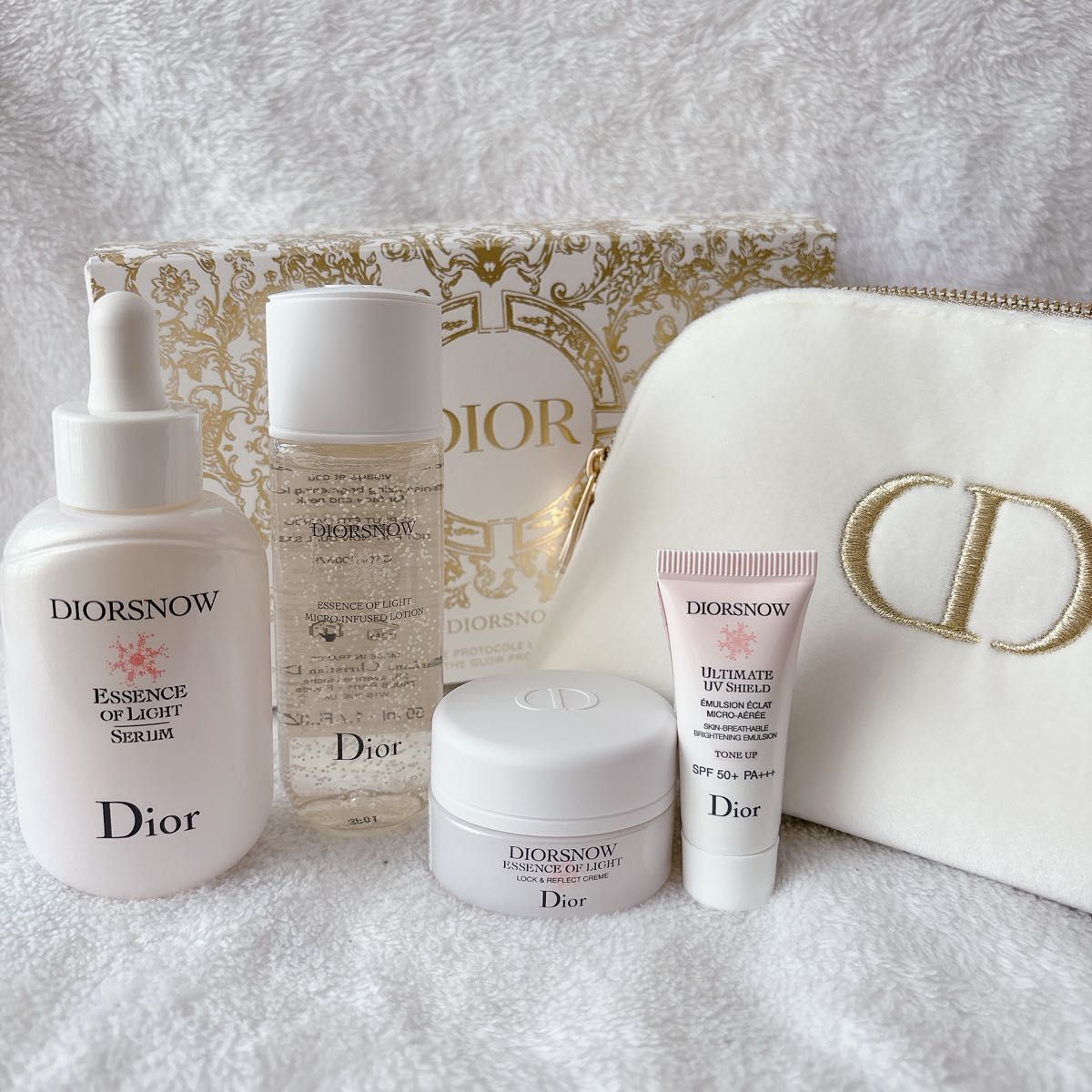 国内正規品/新品】Diorスノーエッセンスホリデーコフレ ディオール