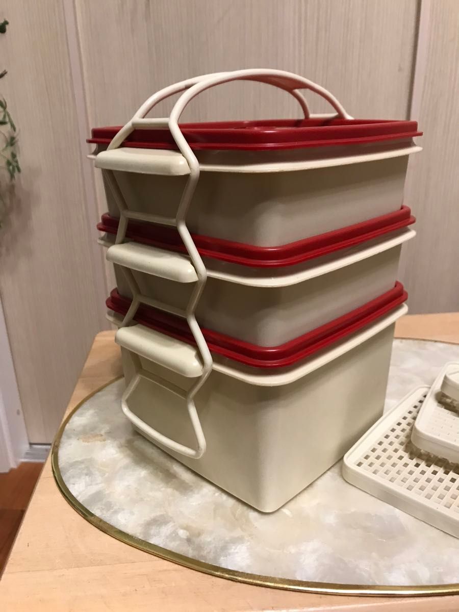 Tupperware保存容器ランチボックス カルテット3段アイボリー 保存容器
