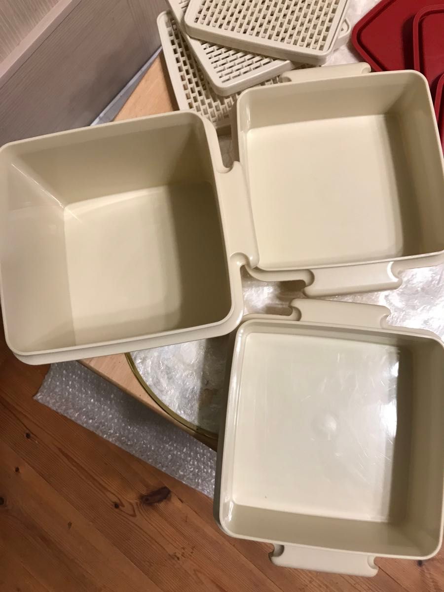 Tupperware保存容器ランチボックス カルテット3段アイボリー 保存容器