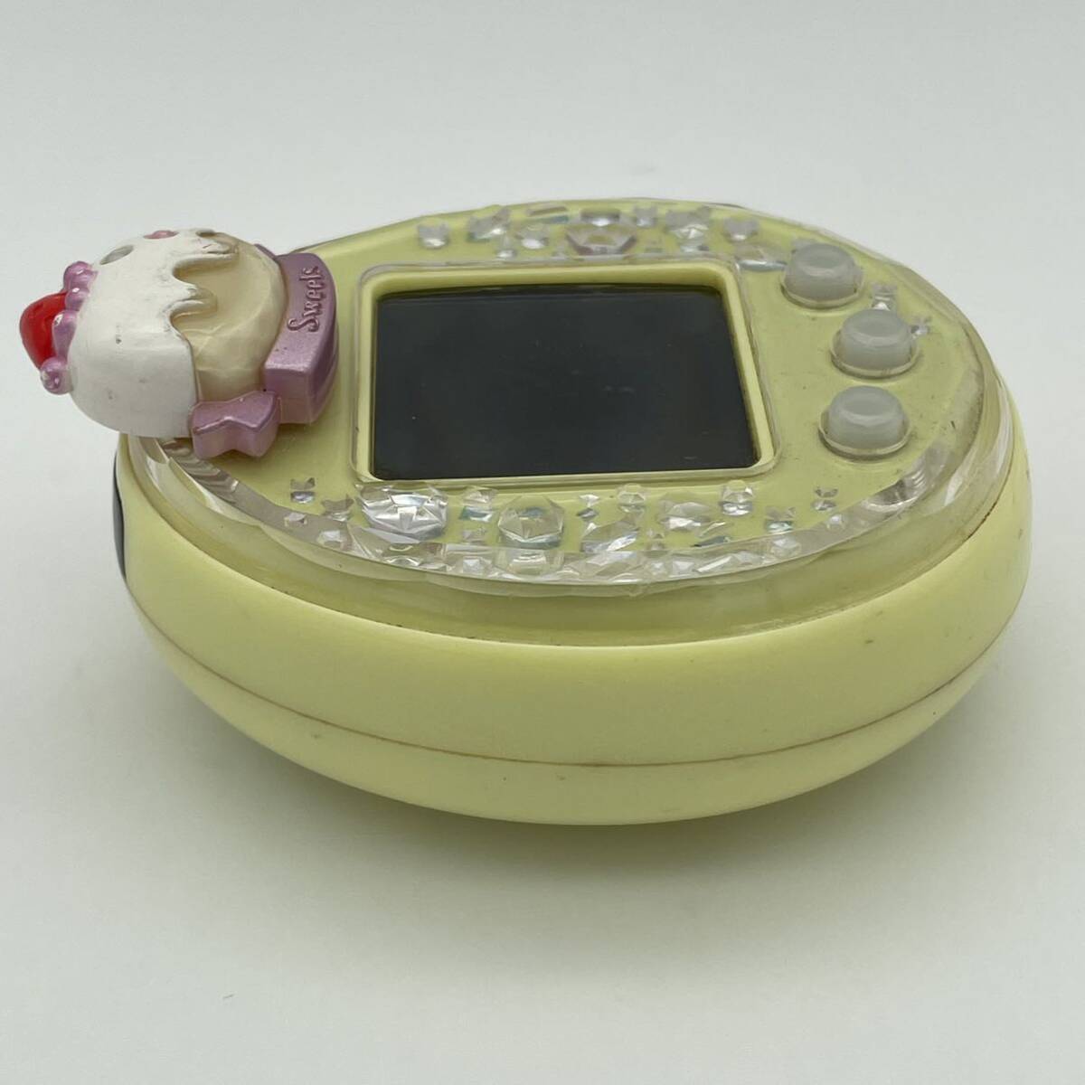 Tamagotchi たまごっちピース P's 黄色イエロー BANDAI バンダイ たま