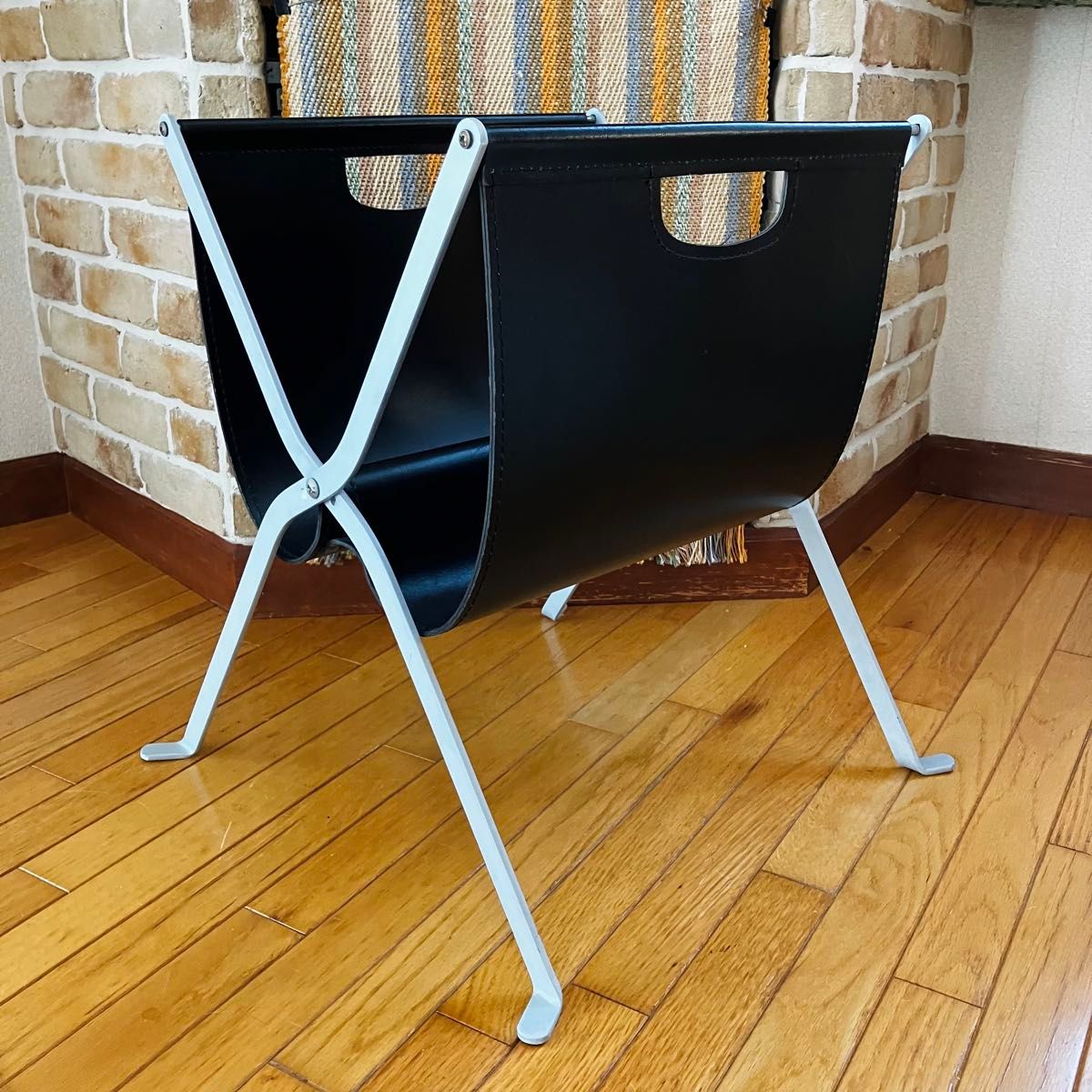 お洒落 Actus アクタス マガジンラック ブラック 本革レザー 廃盤 希少