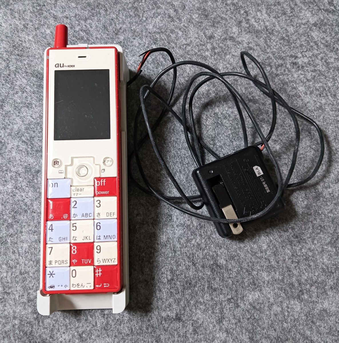 au INFOBAR 初代 ニシキゴイ 動作可 卓上ホルダー付き｜Yahoo!フリマ