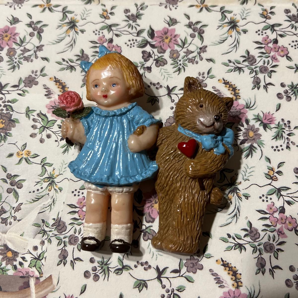 80年代 希少 WEEKENDS ウィークエンズ ブローチ 当時モノ オリーブ少女