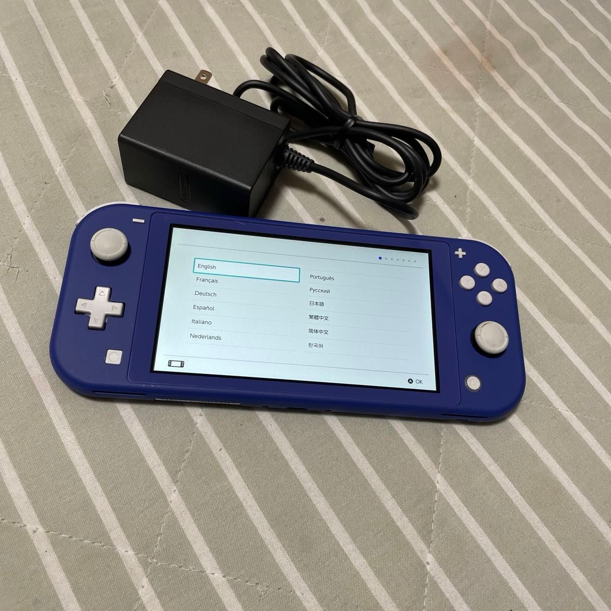 値下げ 早い者勝ち Nintendo Switch Lite 本体 ブルーと充電器付き