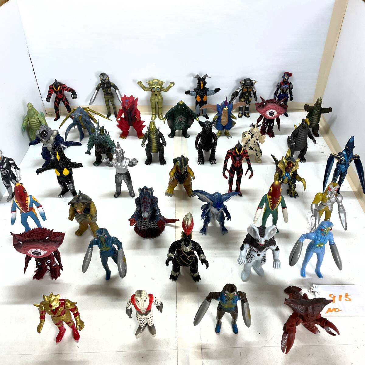 Yahoo!オークション - ウルトラマン 怪獣 宇宙人 ウルトラ怪獣シリーズ