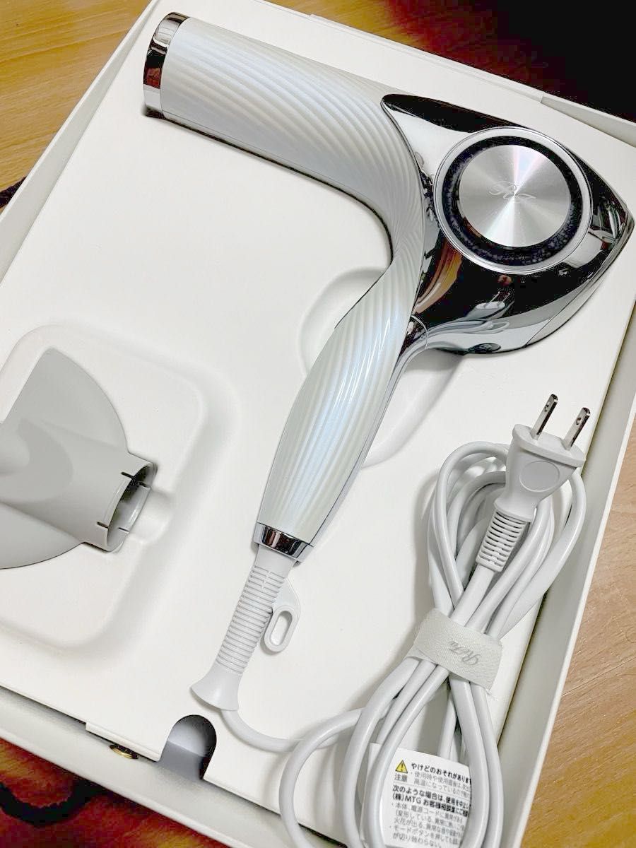 新品正規品箱付き】2024年製 リファ ReFa BEAUTECH DRYER PRO