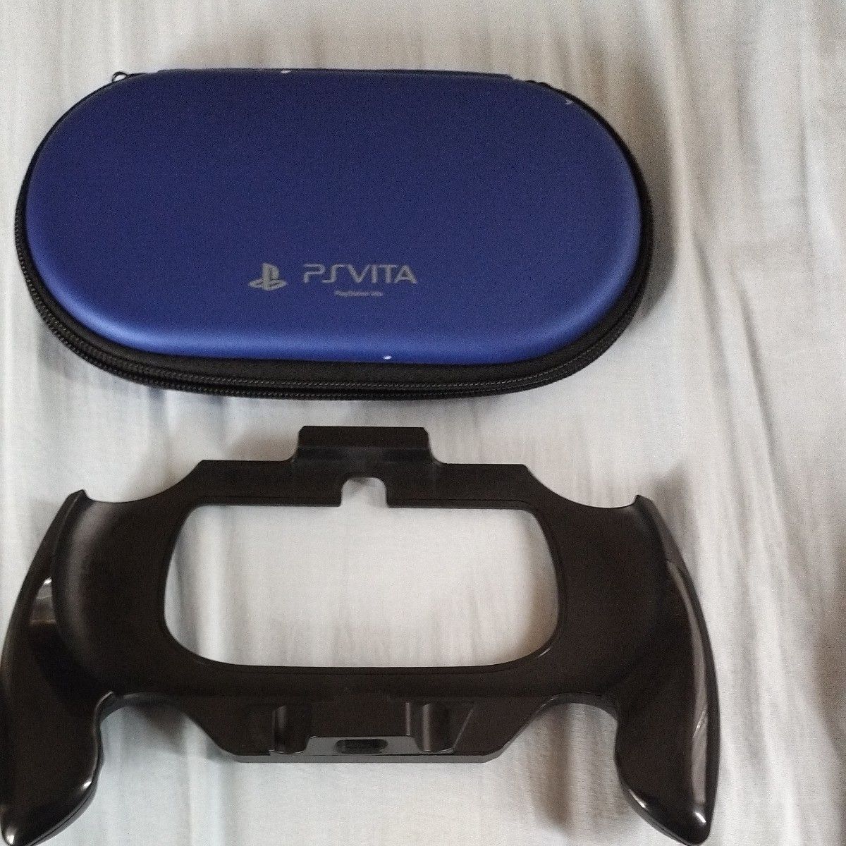 PlayStation VITA Wi-Fiモデル PCH-2000シリーズ ブルー＆ブラック
