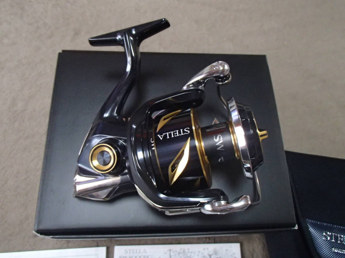 19STELLA SW 8000hgスピニングリール ブラック/ゴールド シマノ