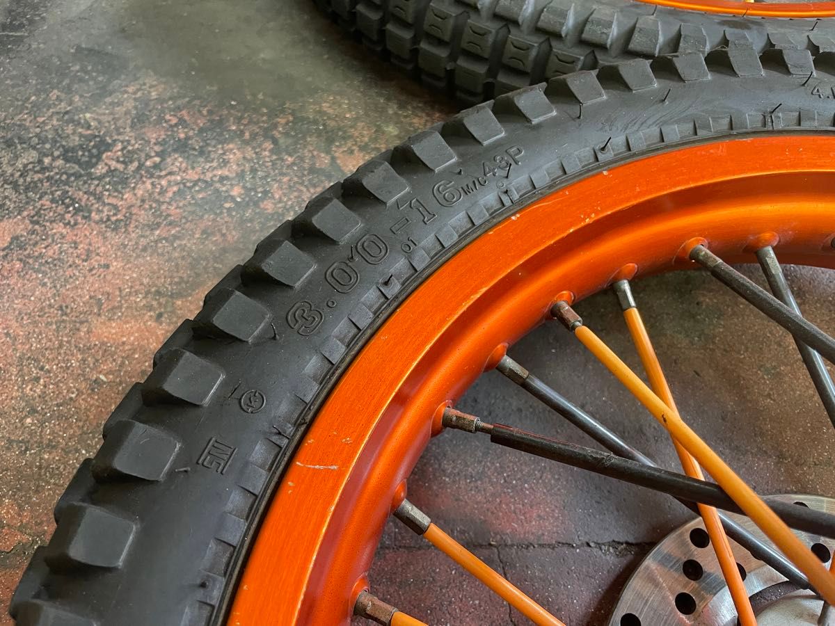 トリッカー 純正ホイール タイヤほぼ新品 前後セット 19インチ16インチ