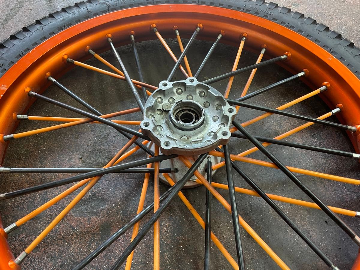 トリッカー 純正ホイール タイヤほぼ新品 前後セット 19インチ16インチ