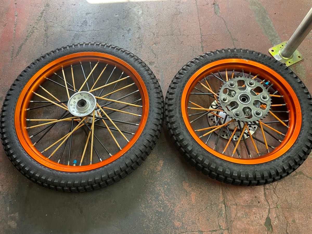 トリッカー 純正ホイール タイヤほぼ新品 前後セット 19インチ16インチ