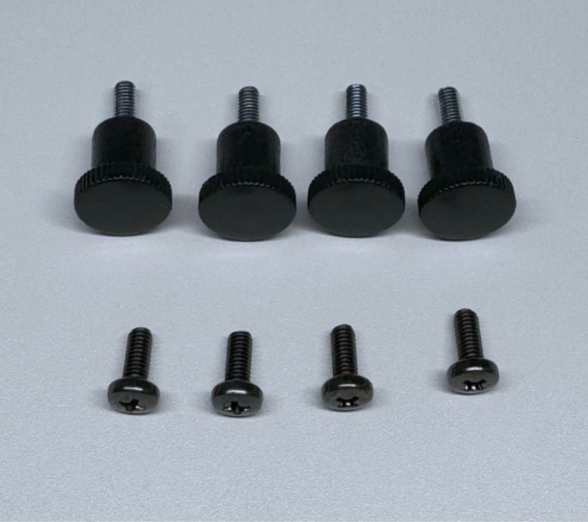 エルゴトロン モニターアーム用手締めネジと普通のネジのセット M4