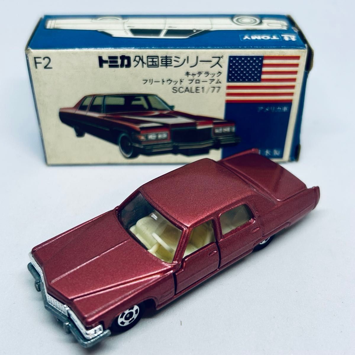 トミカF2 キャデラック フリートウッド ブローアム ピンク 外国車