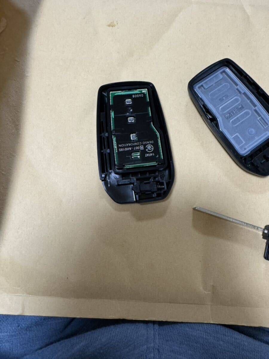 未使用保管品 送料無料 トヨタ ランドクルーザー 純正スマートキー