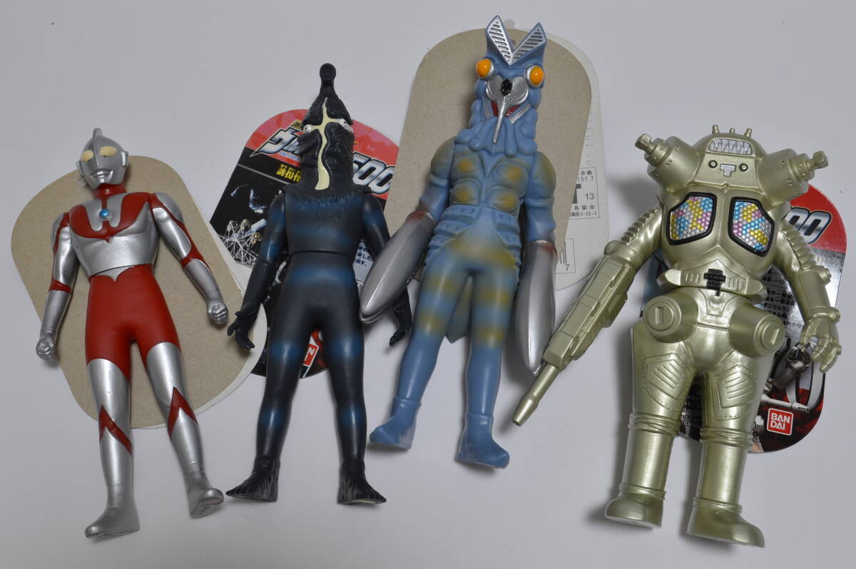 ソフビ4体セット バルタン星人、キングジョー、ブースカ、エレキング