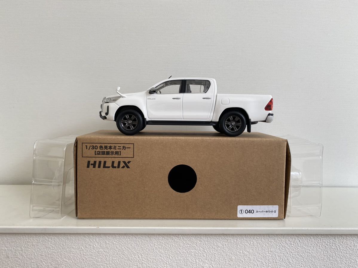 送料込み ハイラックス HILUX ミニカー トヨタ 1/30 カラーサンプル