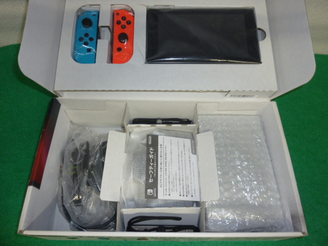 Nintendo Switch 本体 / 付属品完備 / 未対策機 Ver 9 0 1 XAJ10005
