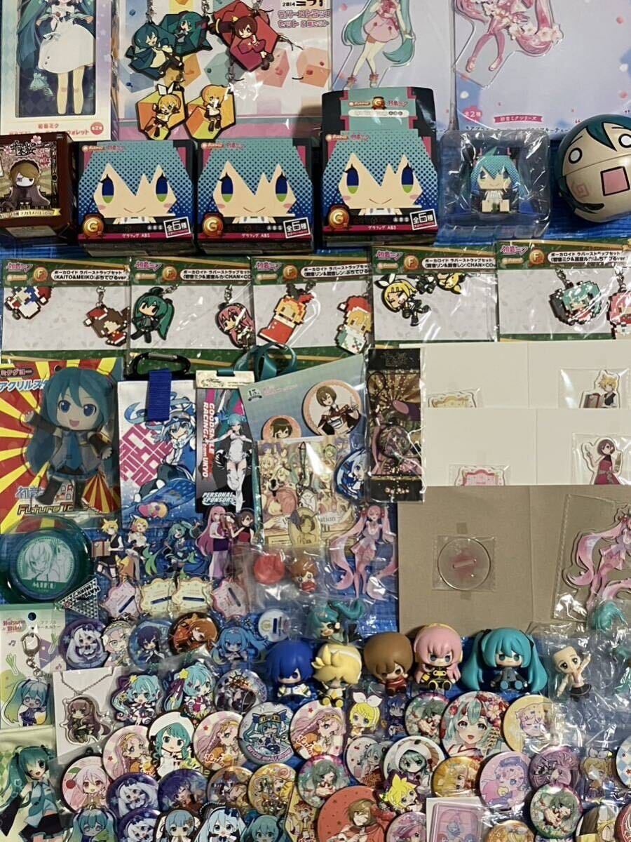 初音ミクグッズまとめ売り(雪ミク多め)-ランクル200 ZX後期コンソール