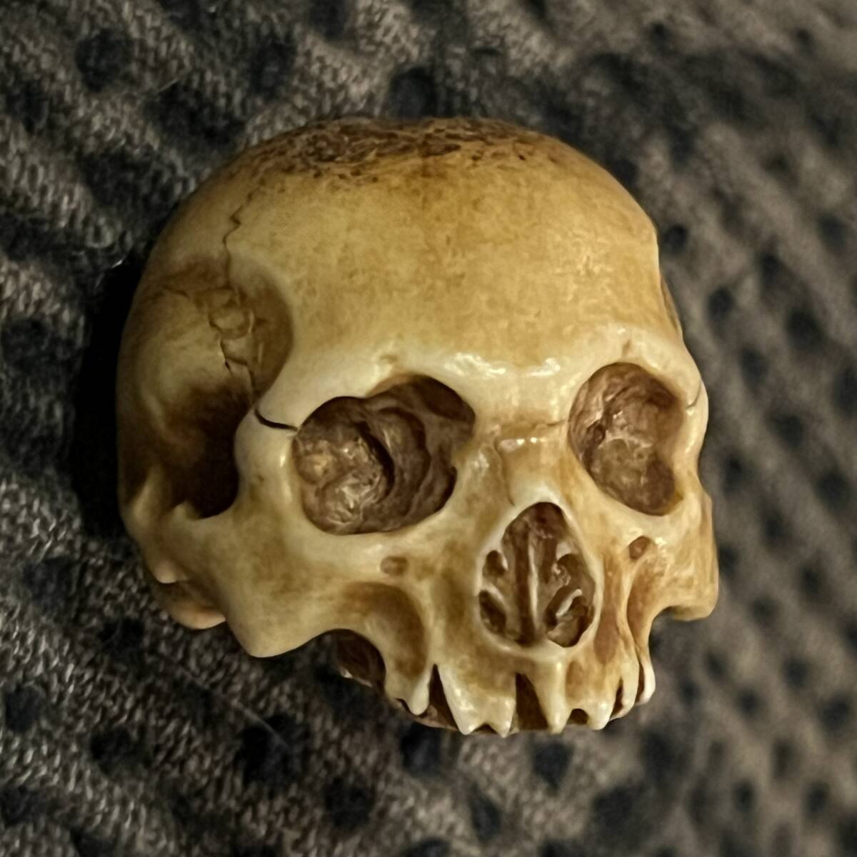 Yahoo!オークション - 【野晒し 髑髏 提げ物】ドクロ 小根付 緒締め玉