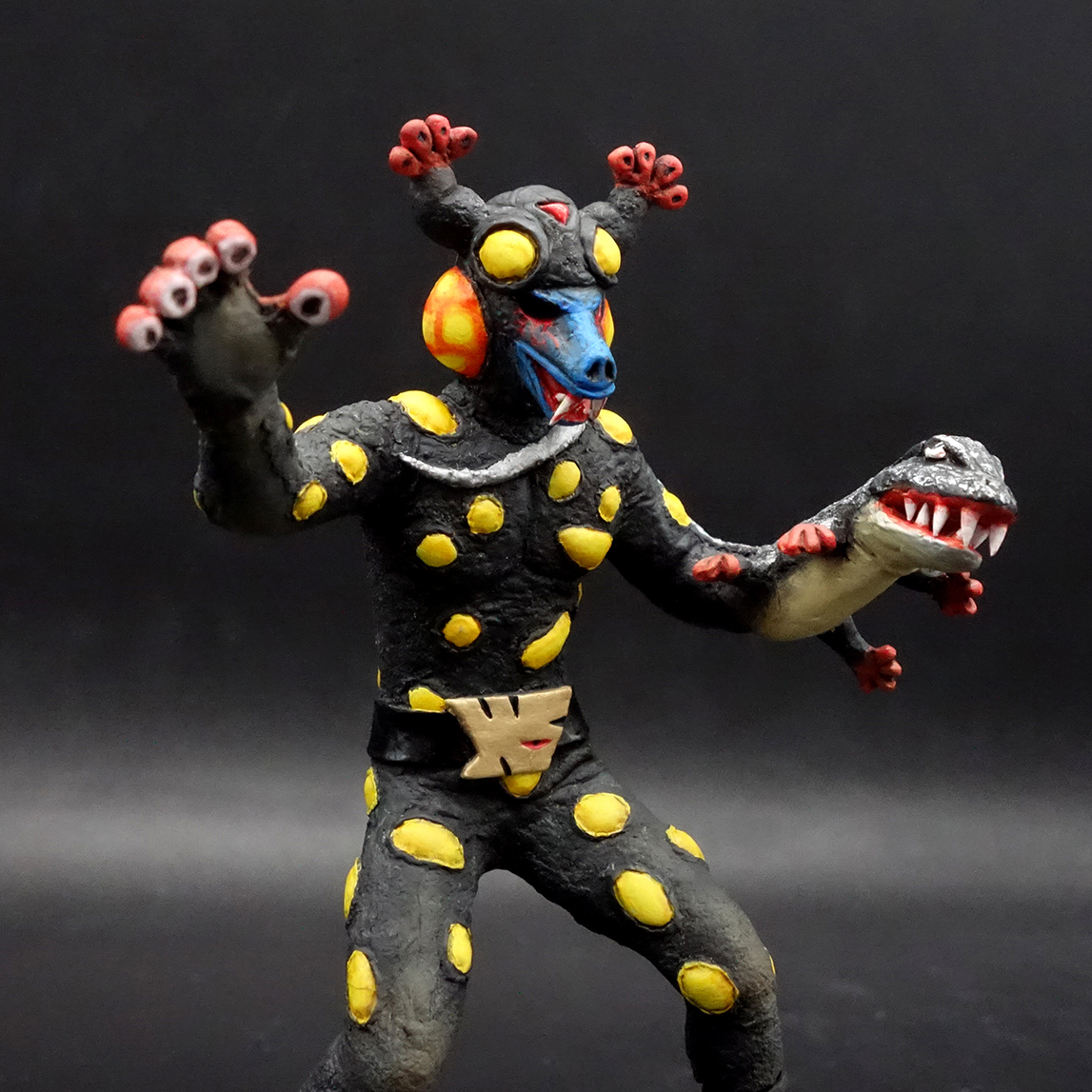 Yahoo!オークション - HG 仮面ライダー 改造 リペイント 完成品 スカイ