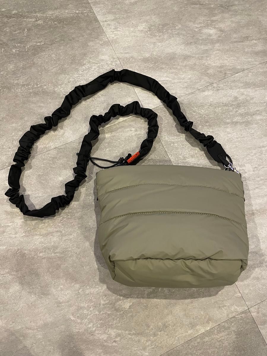 topologie トポロジー Besace べサス Bungee Strap バンジーストラップ