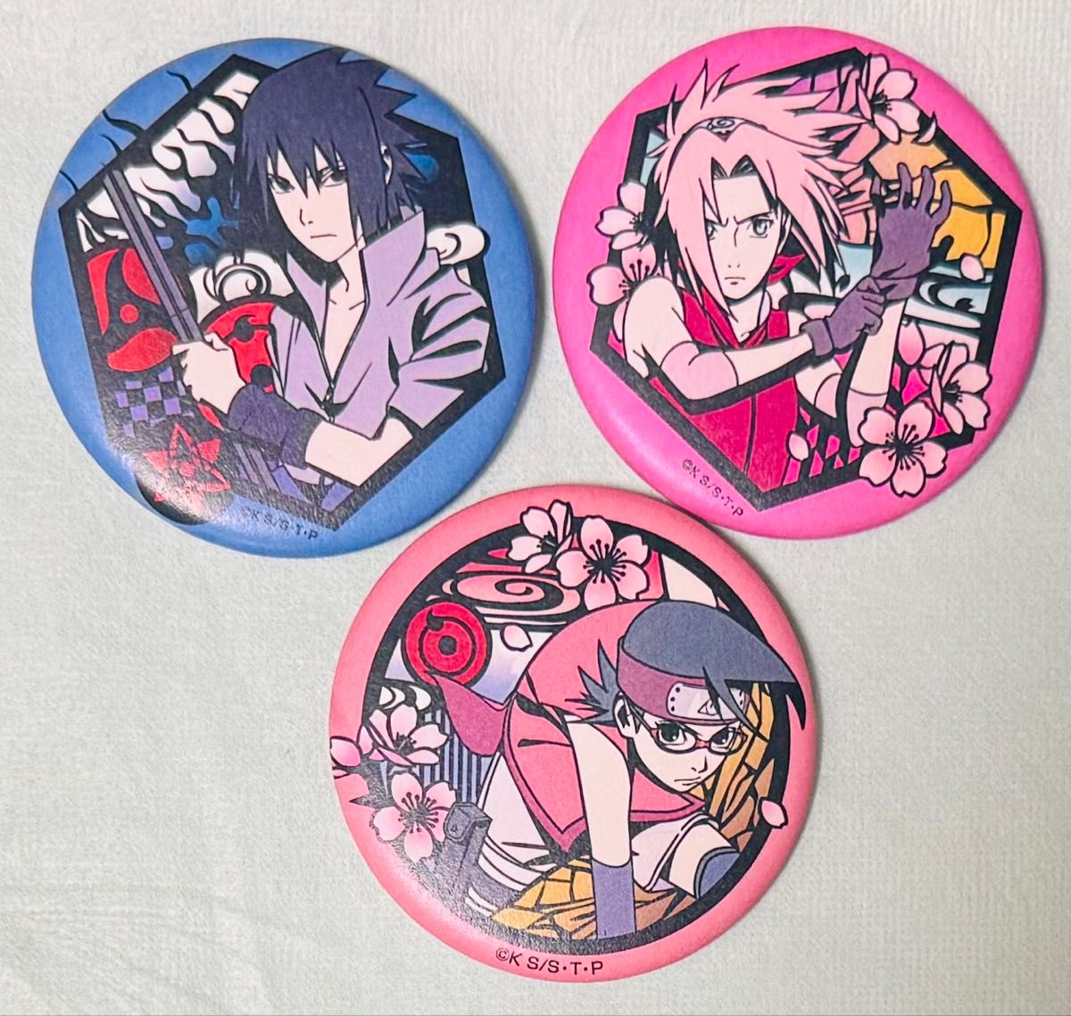 NARUTO ジャンプショップ 切り絵 缶バッジ サスケ サクラ サラダ 3点