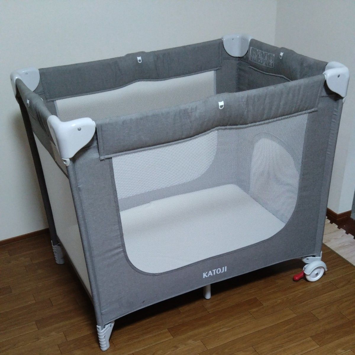 KATOJI ポータブルベビーベッド おむつ替えテーブル付 グレー｜Yahoo