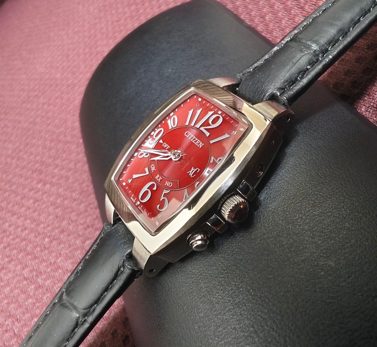 CITIZEN Xc シチズン クロスシー トノー 赤文字盤 レッド レディース