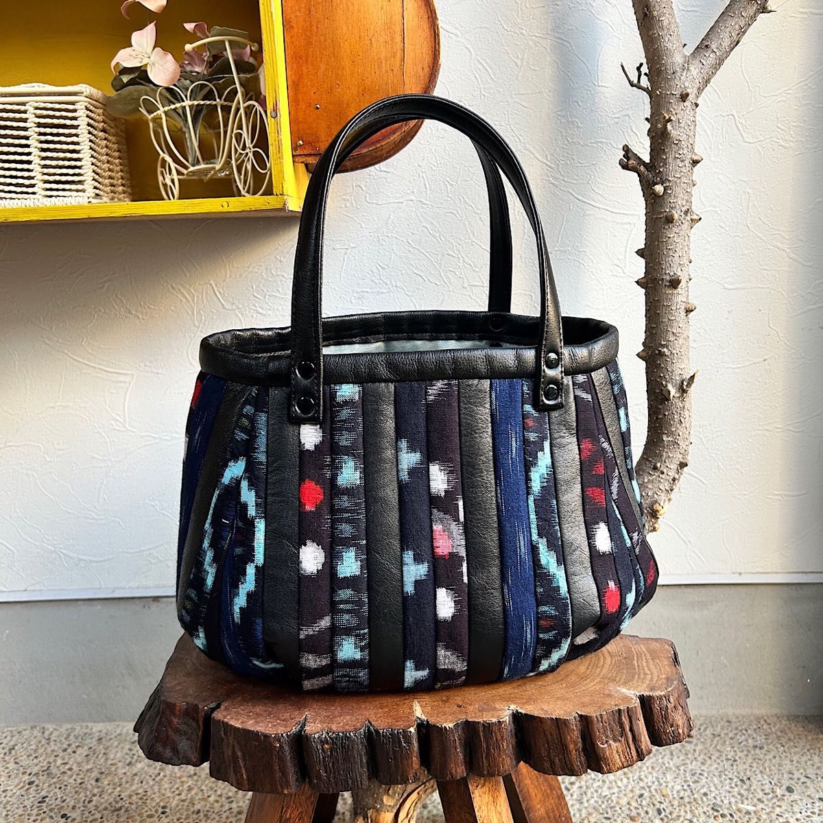 革と古布のパッチワークバッグ（黒の革＋絣）01016-100 着物リメイク
