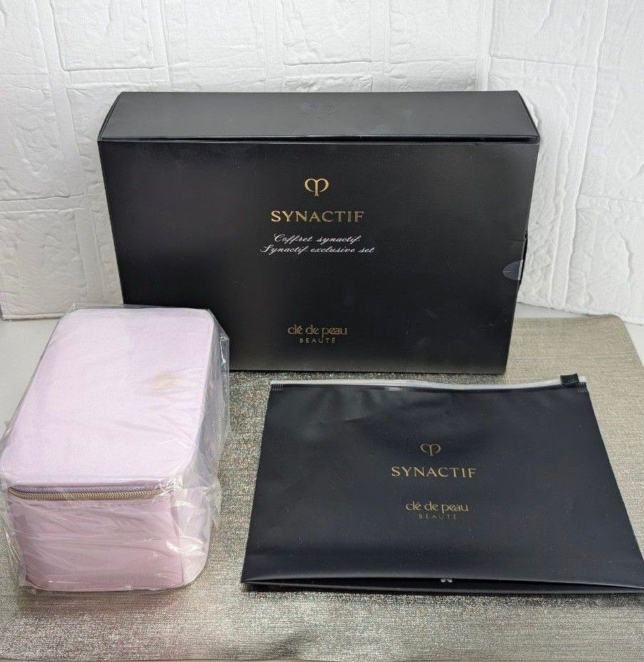 新品 クレドポーボーテ ホリデー ポーチ 限定 シナクティフ ポーチ