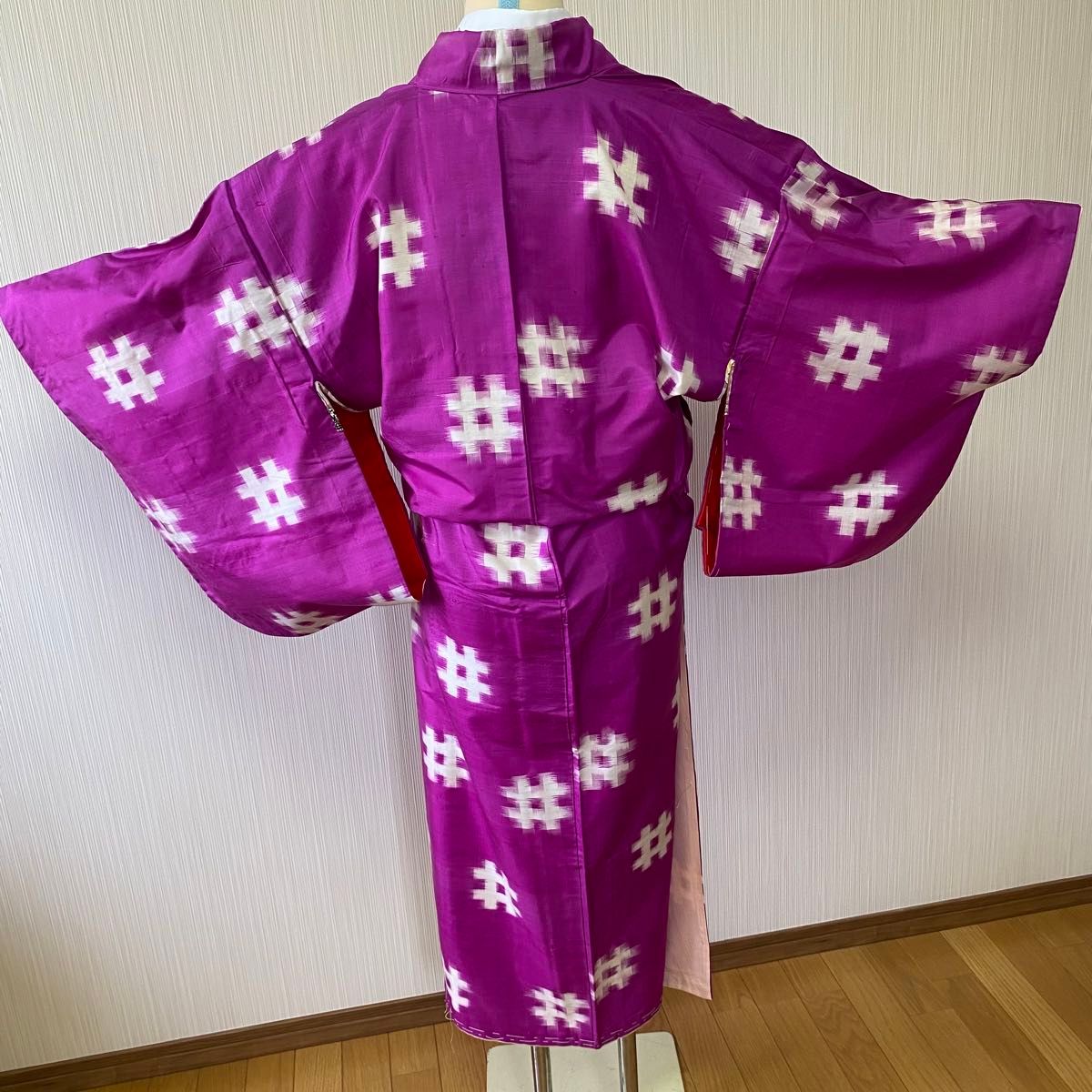 銘仙 袷 希少 高級品 鮮やか 赤紫 井桁絣模様 アンティーク着物 大正