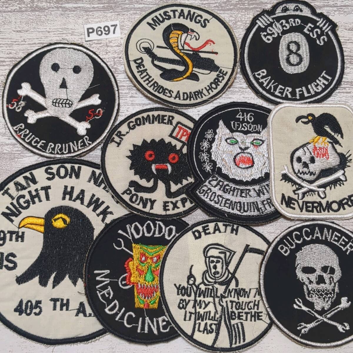 P697 BLACK 白黒 ベトナム戦争 ワッペン 10枚 刺繍 パッチ 東洋系 MA-1