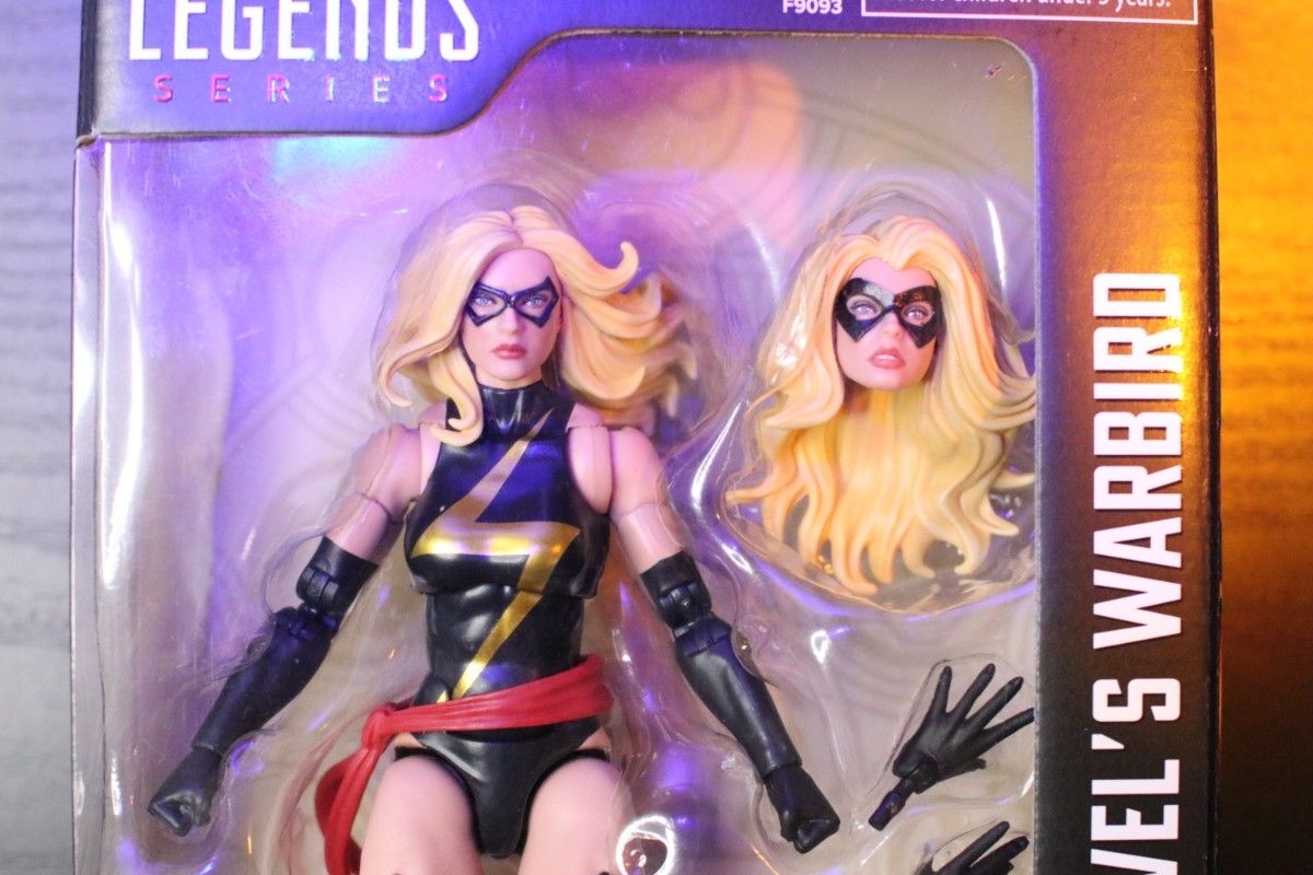 新品未開封マーベル・レジェンド ウォーバード キャロル・ダンバース