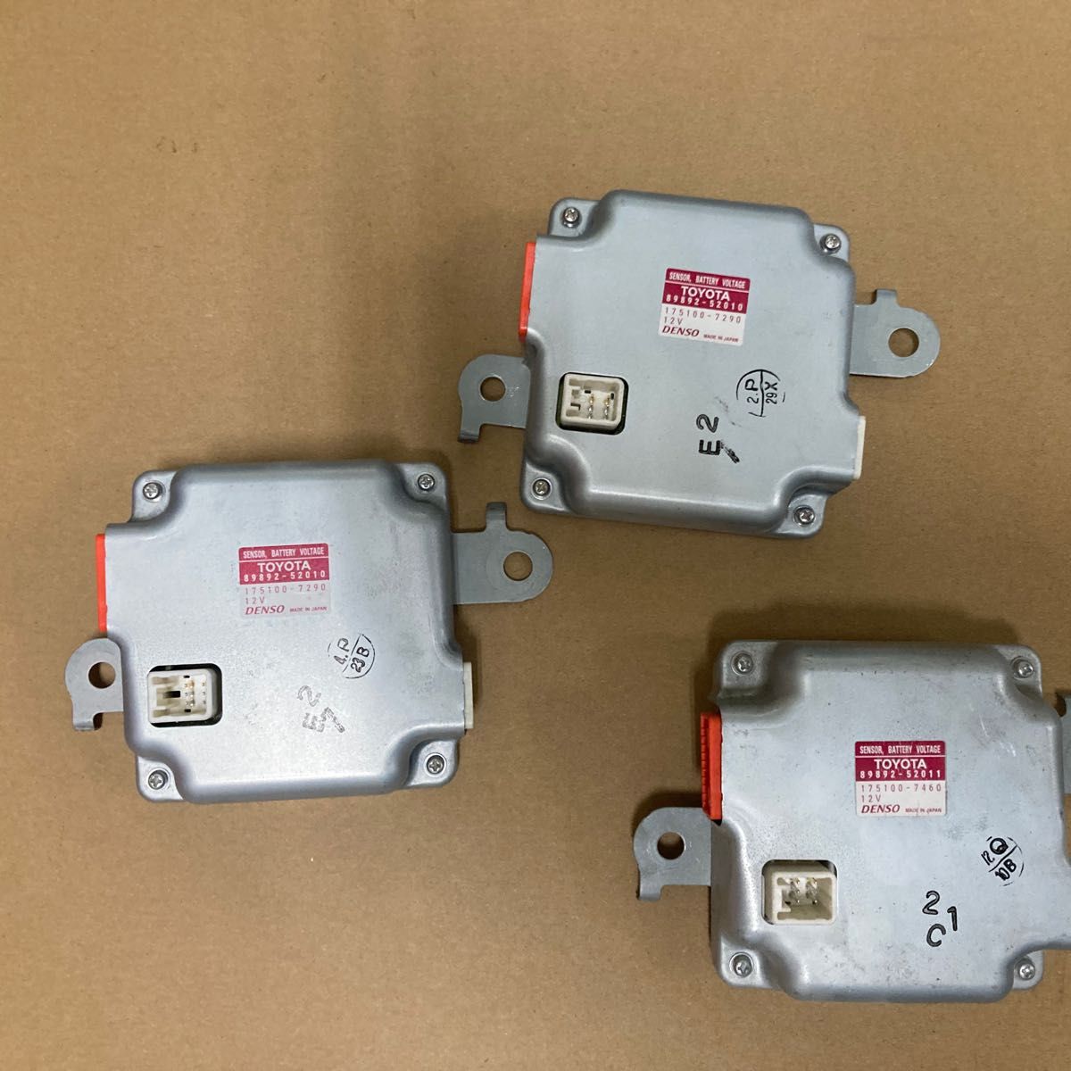 89892-52011 トヨタアクア バッテリーボルテージセンサー 中古品3個