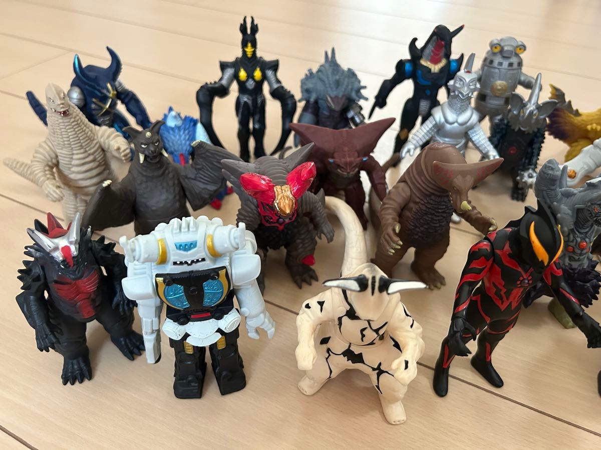 ウルトラマン ソフビ BANDAI ウルトラ怪獣 怪獣 まとめ売り 25体