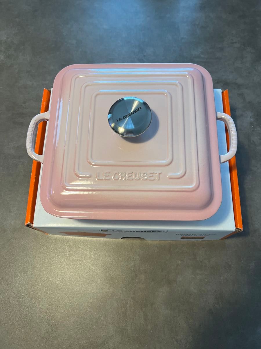 新品 ル・クルーゼ シグニチャー ココット・スクエア 24cm シェル