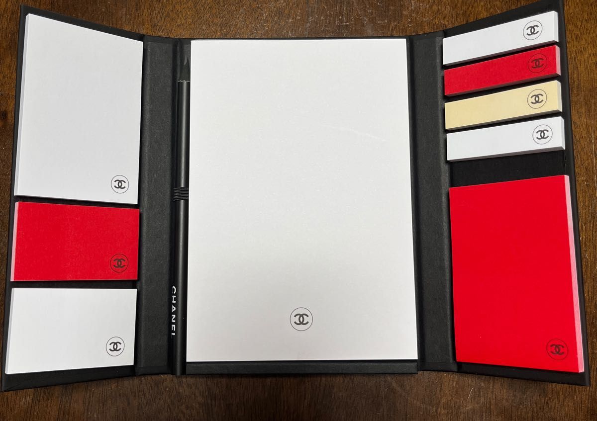 シャネル CHANEL ホリデー限定ギフトラッピング ショッパー ラ